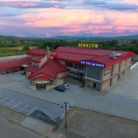 Casino Motel Senator 게브겔리야 외부 사진