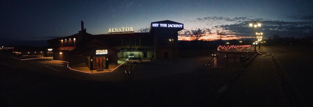 Casino Motel Senator 게브겔리야 외부 사진